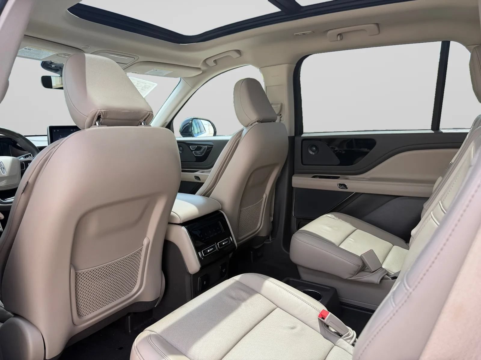 Used 2022 Lincoln Aviator Reserve w/ Elements Package Plus RWD image 25