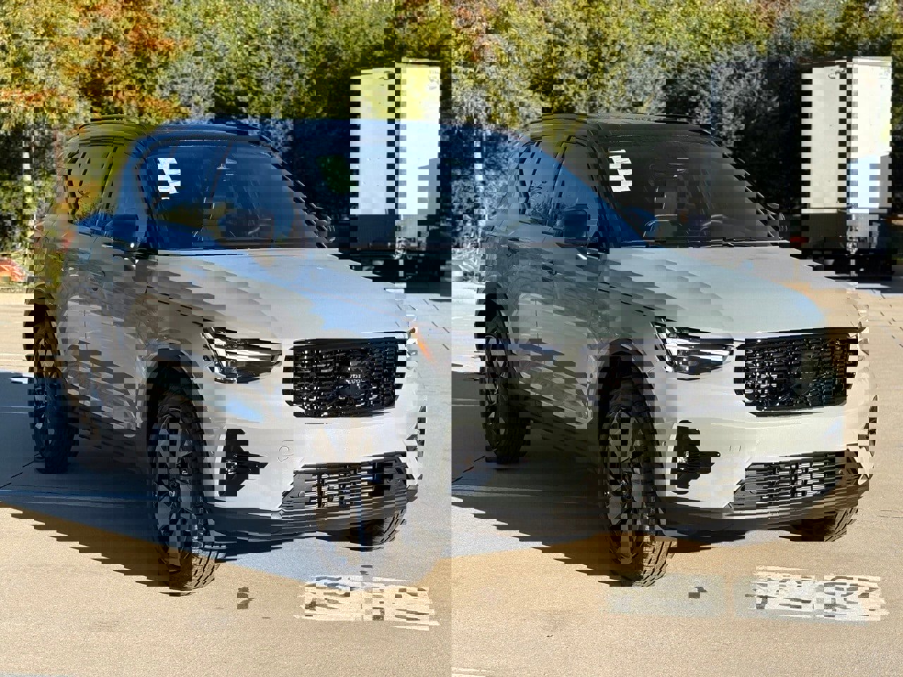 New 2026 Volvo XC40 B5 Ultra w/ Protection Package Premier image 4