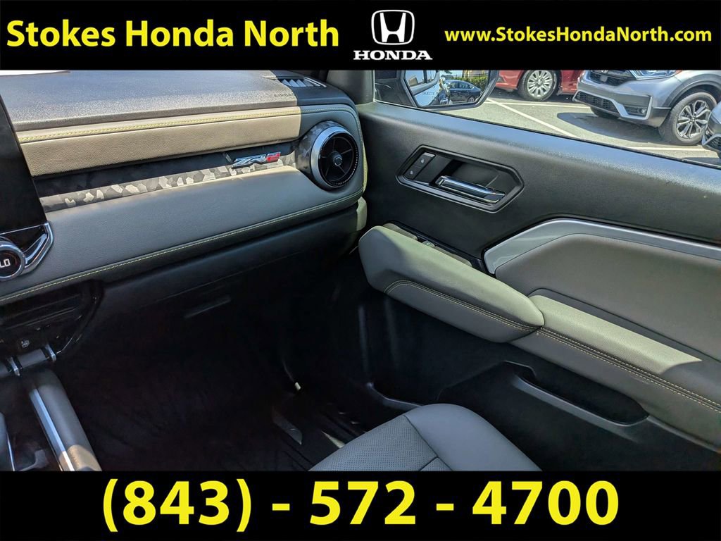Used 2026 Chevrolet Colorado ZR2 w/ Technology Package AWD/4WD image 19