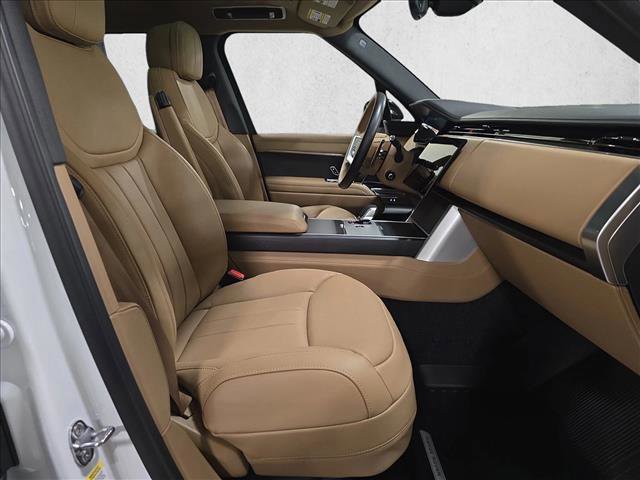 New 2025 Land Rover Range Rover Long Wheelbase SE image 10