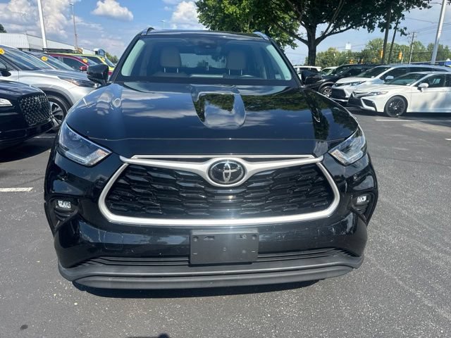 Used 2021 Toyota Highlander XLE AWD/4WD image 7
