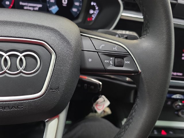 Used 2025 Audi Q3 2.0T Premium AWD/4WD image 17