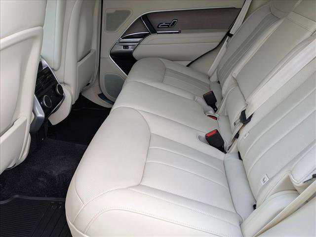 New 2026 Land Rover Range Rover SE image 17
