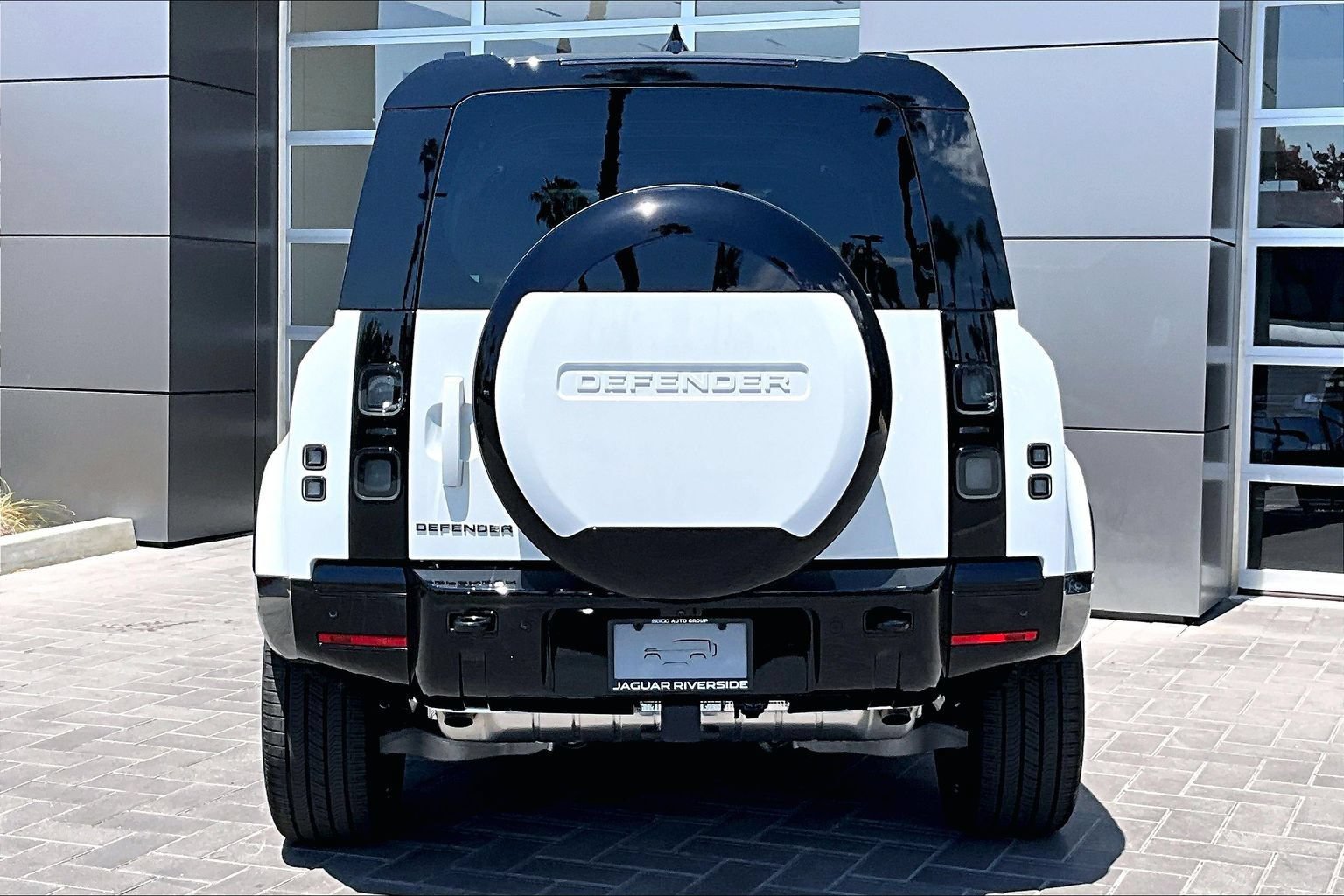 New 2026 Land Rover Defender 110 X-Dynamic SE AWD/4WD image 4