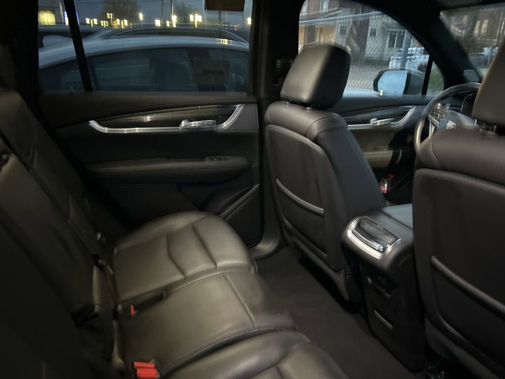 Used 2023 Cadillac XT6 Sport image 11
