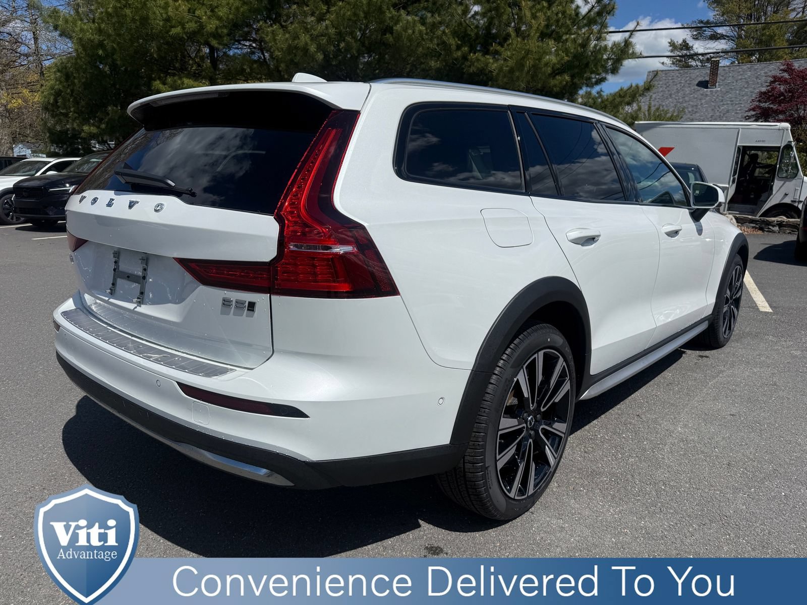 New 2026 Volvo V60 B5 Cross Country Ultra w/ Protection Package Premier AWD/4WD image 8