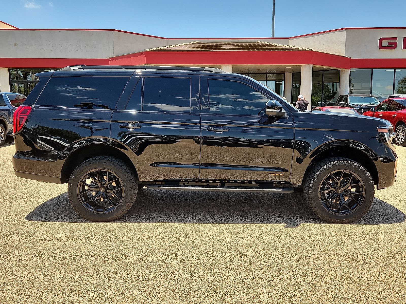Used 2025 Ford Expedition Tremor AWD/4WD image 5