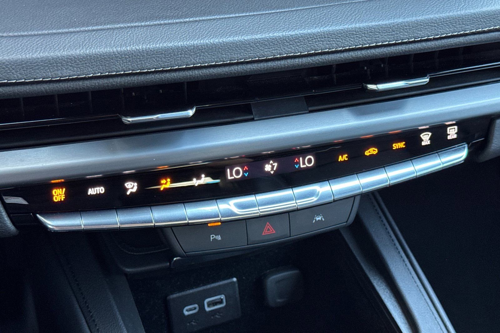 Used 2025 Cadillac XT4 Premium Luxury FWD image 23