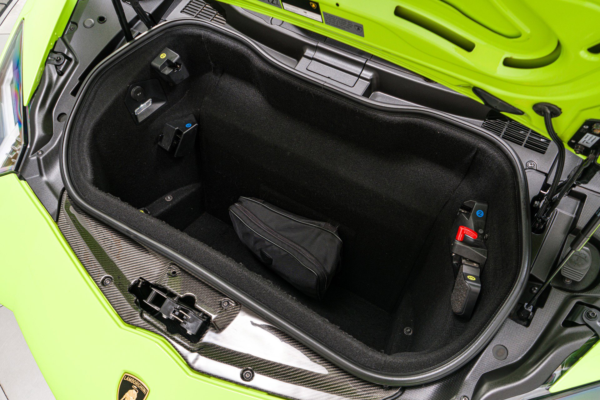 Used 2019 Lamborghini Aventador S image 17