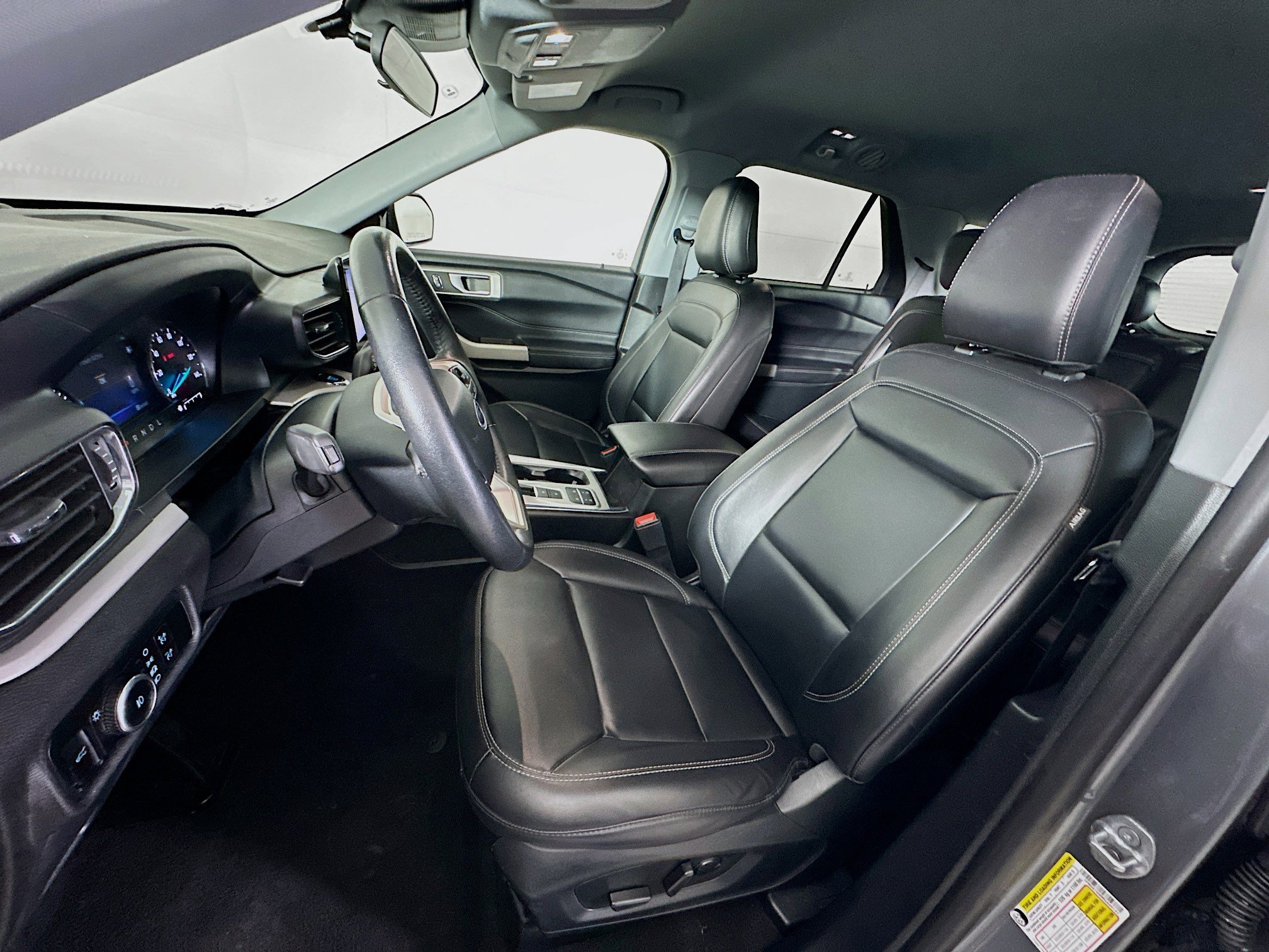 Used 2024 Ford Explorer XLT w/ Equipment Group 202A image 13