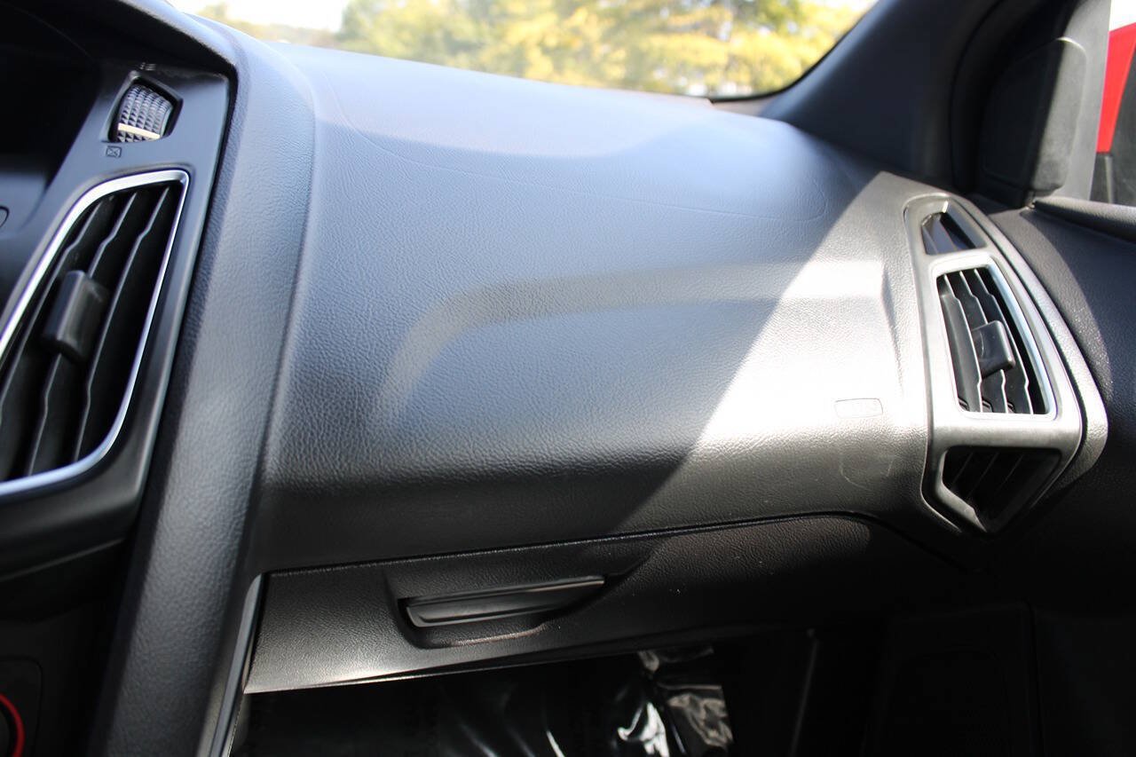 Used 2015 Ford Focus ST FWD image 34