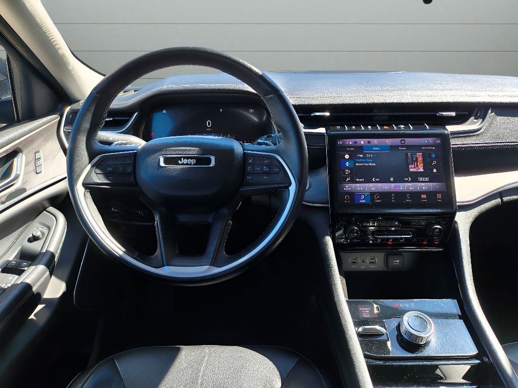 Used 2022 Jeep Grand Cherokee Limited image 28