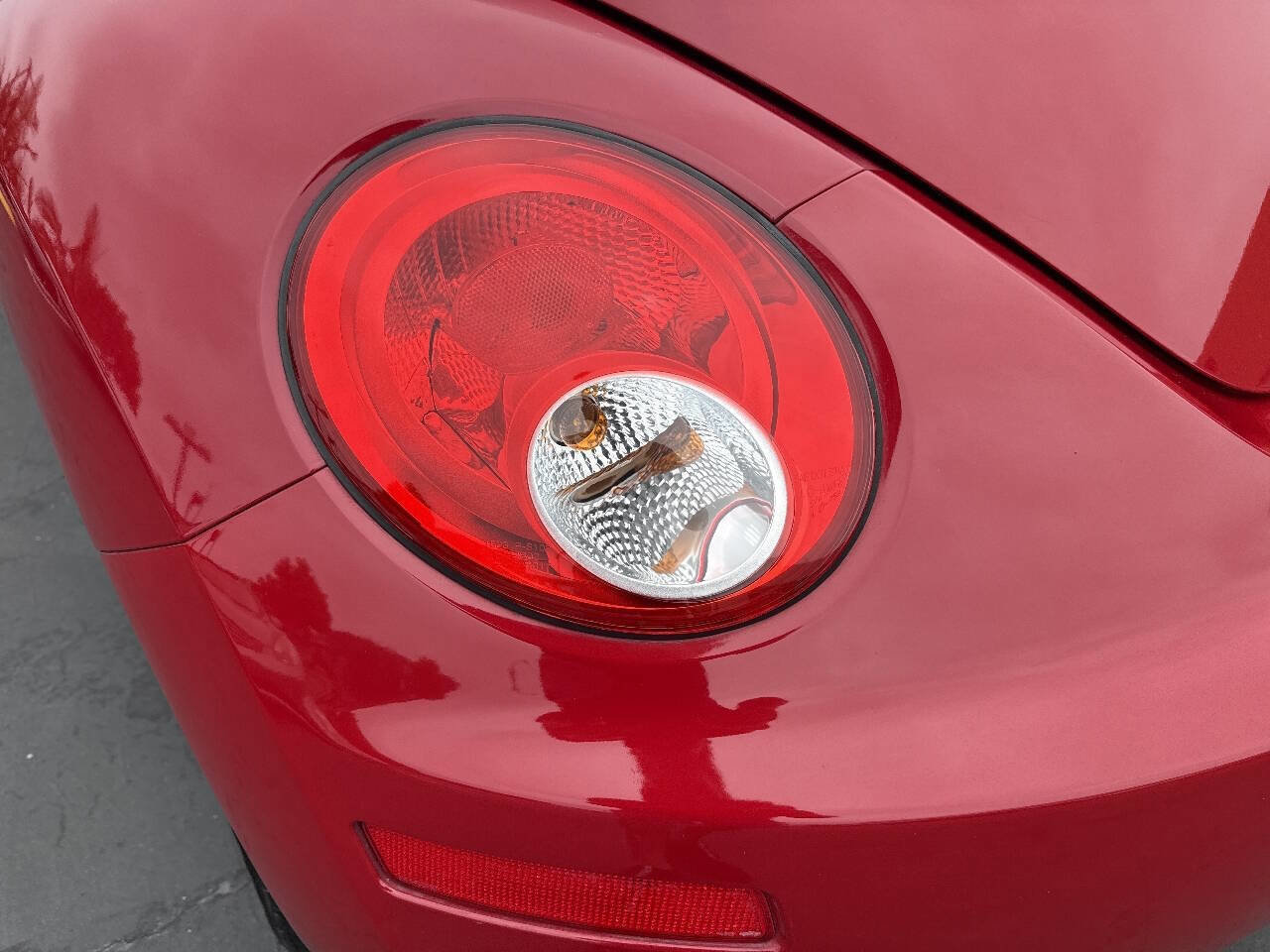 Used 2008 Volkswagen Beetle SE FWD image 31