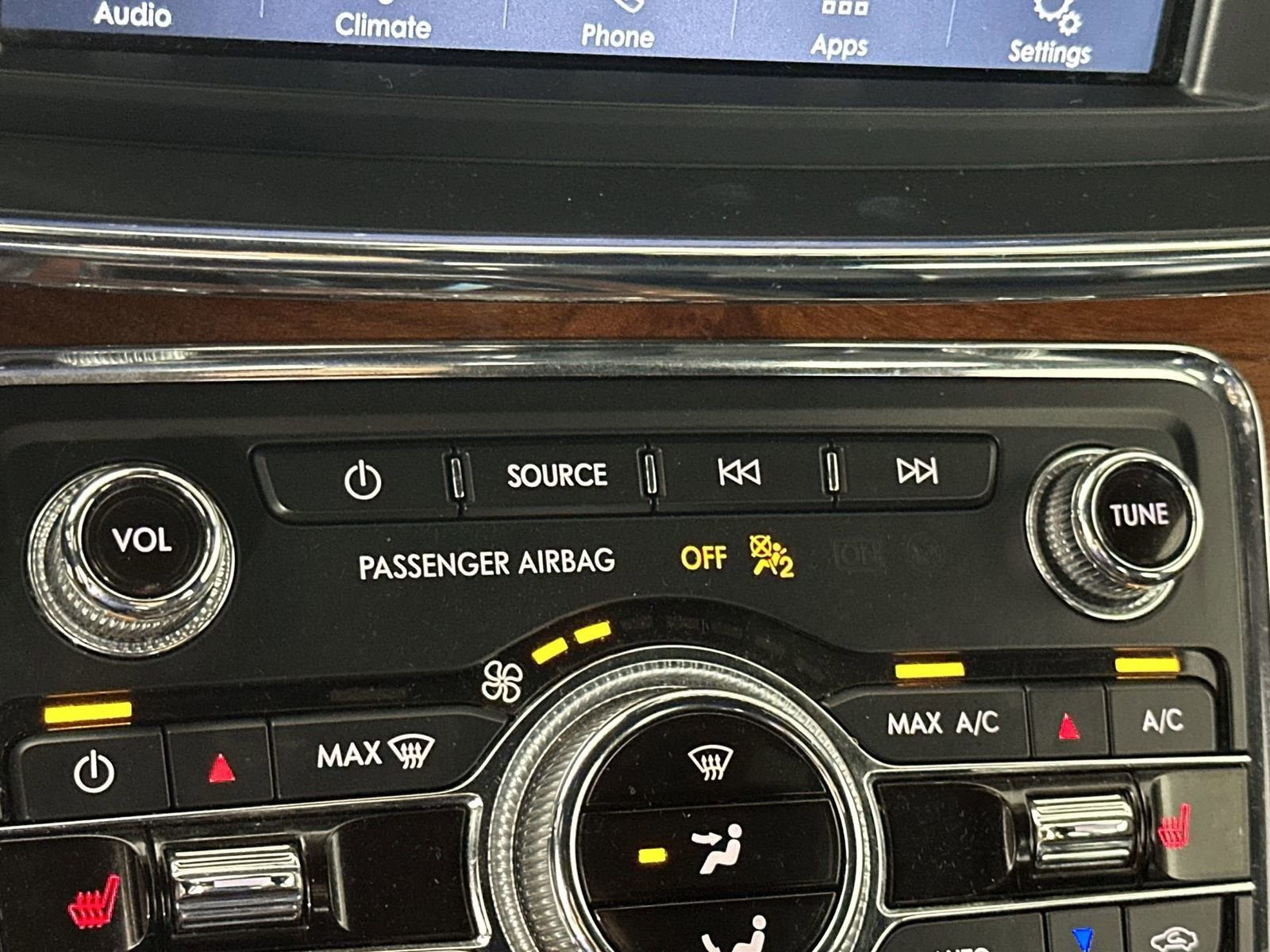 Used 2020 Lincoln Continental image 18