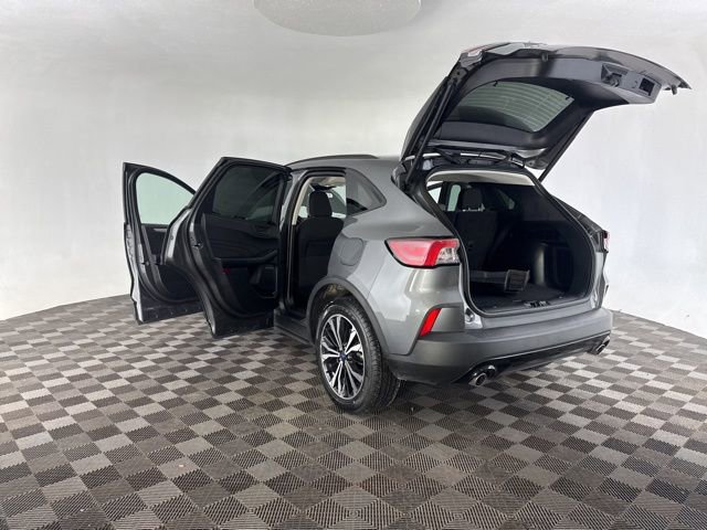 Used 2022 Ford Escape SE w/ SE Sport Appearance Package image 19