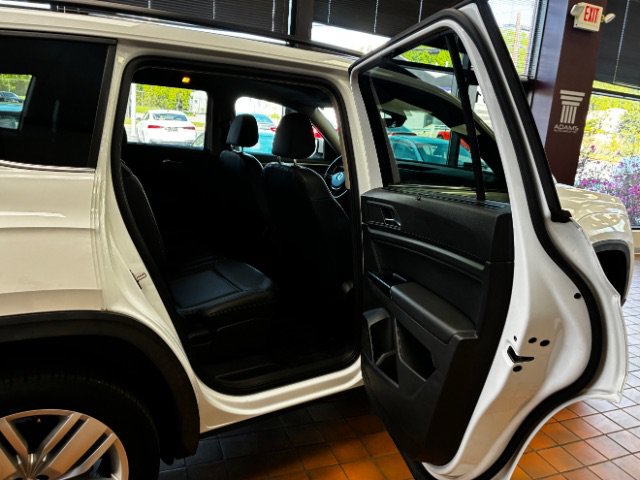 Used 2020 Volkswagen Atlas SE w/ Panoramic Sunroof Package FWD image 33