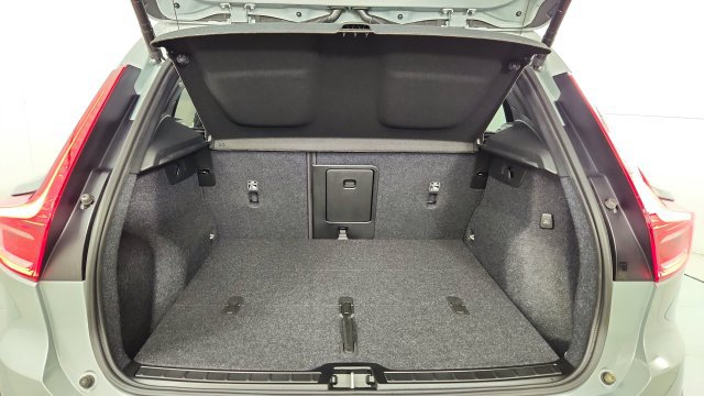 New 2026 Volvo XC40 B5 Plus w/ Protection Package Premier AWD/4WD image 37