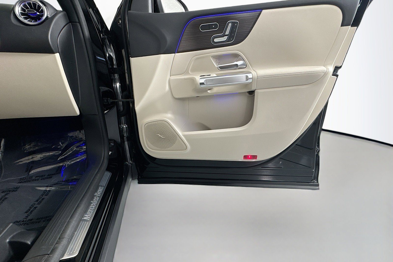 New 2026 Mercedes-Benz GLB 250 4MATIC image 23