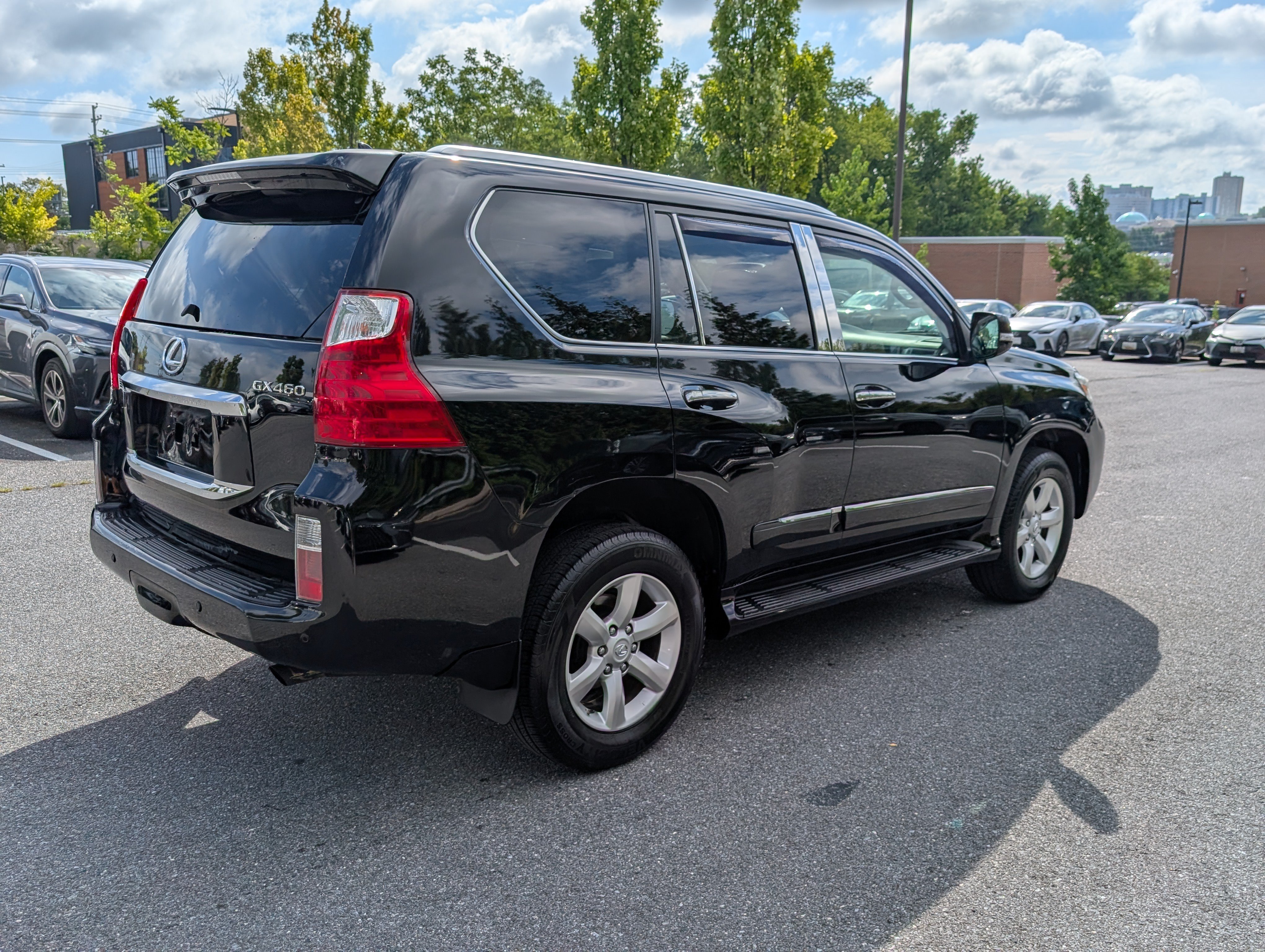 Used 2011 Lexus GX 460 Premium AWD/4WD image 3