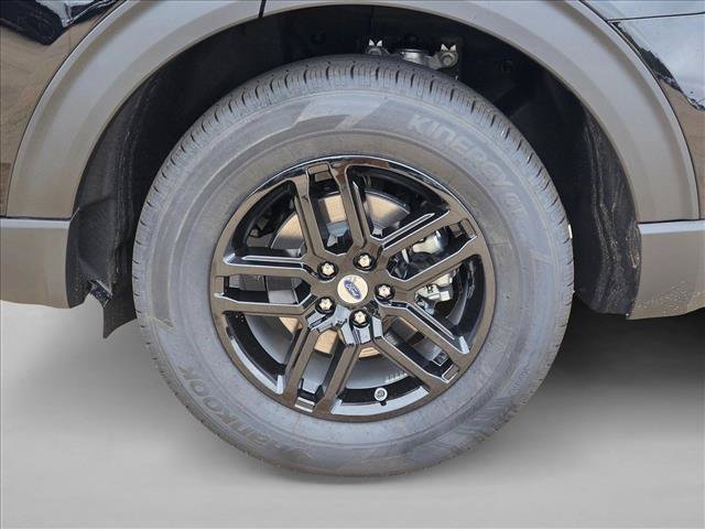 New 2026 Ford Explorer Active RWD image 10