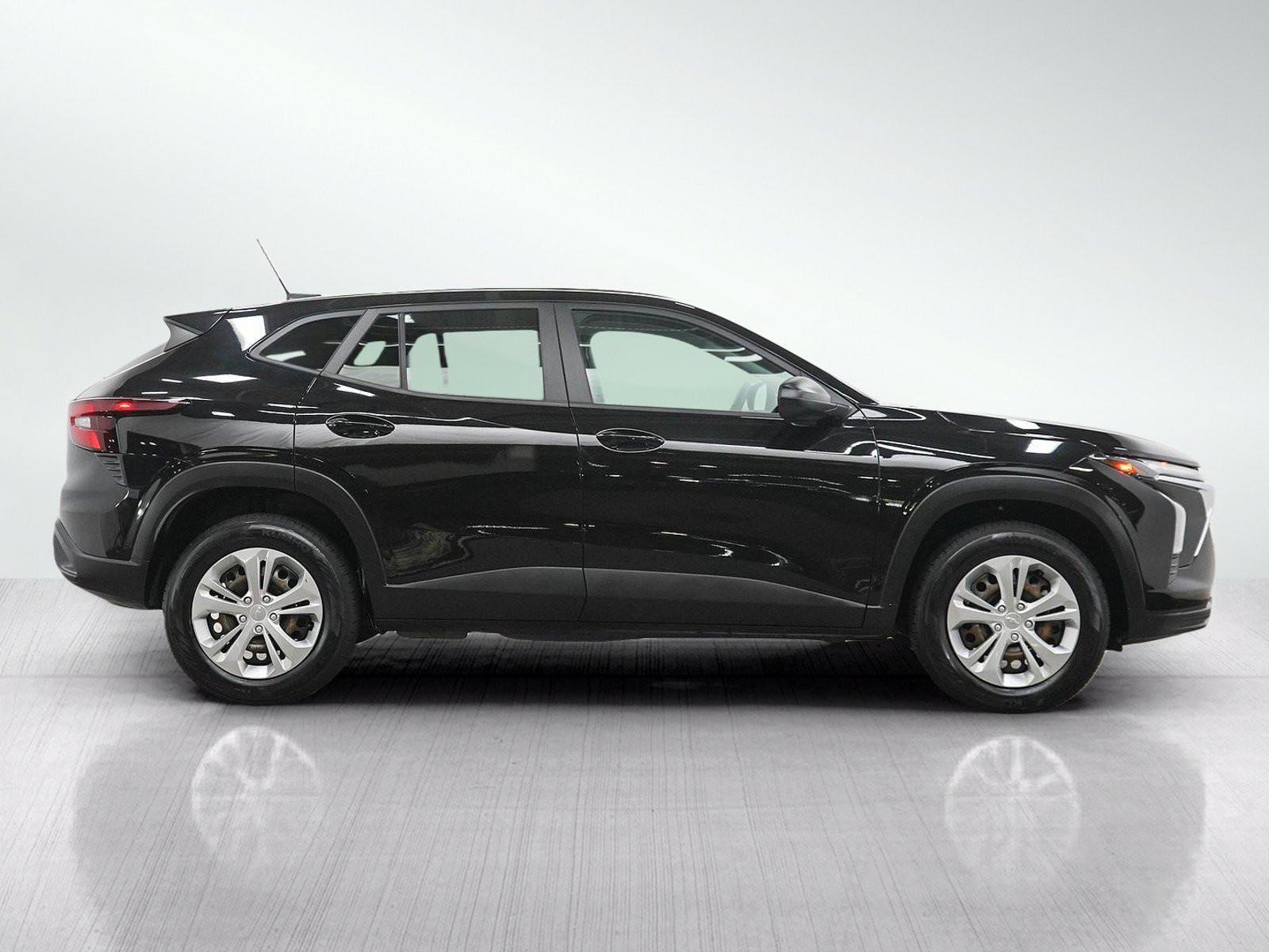 Used 2024 Chevrolet Trax LS FWD image 7