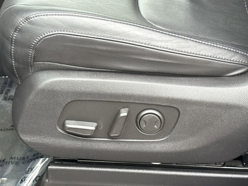 Used 2022 Kia Carnival LX image 14