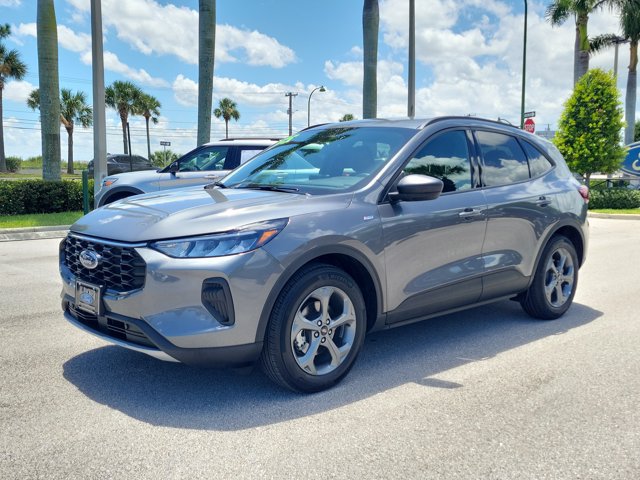 Certified 2025 Ford Escape ST-Line FWD image 3