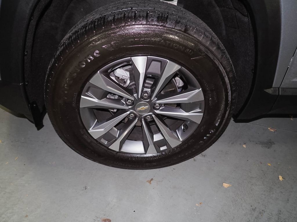 Used 2025 Chevrolet Equinox LT image 31