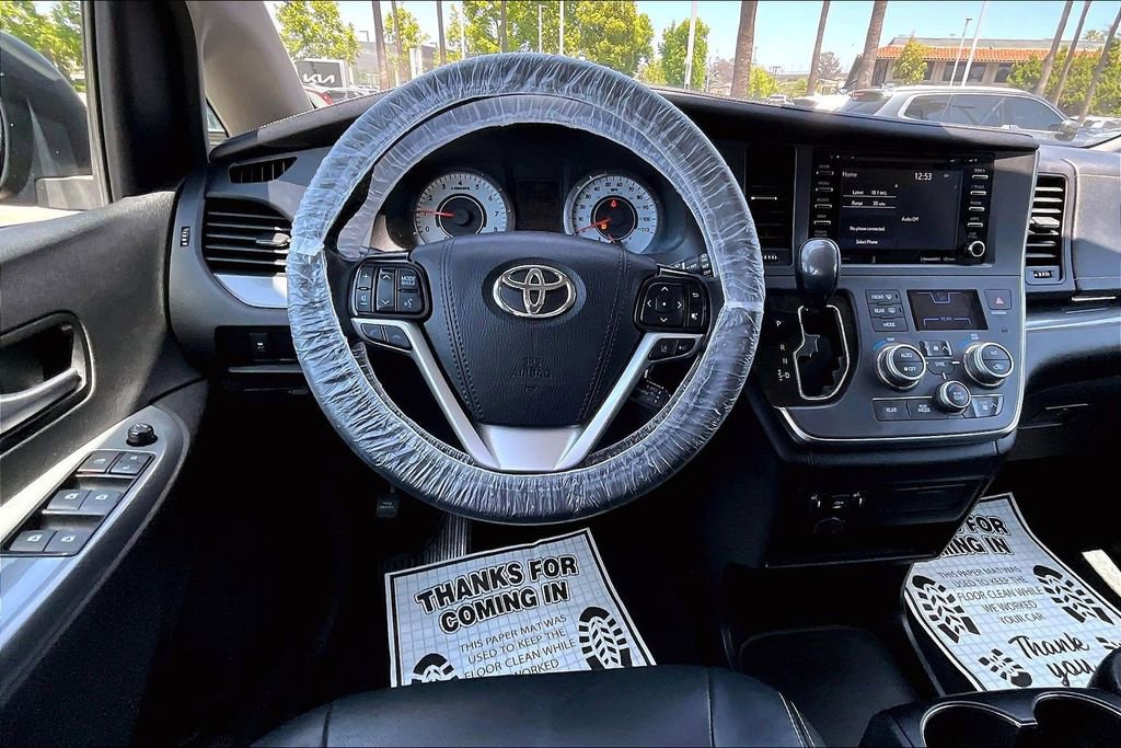Used 2019 Toyota Sienna SE FWD image 7