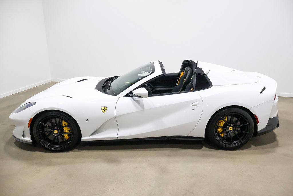 Used 2022 Ferrari 812 GTS RWD image 25
