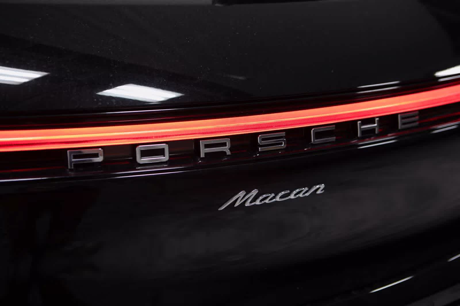 Certified 2026 Porsche Macan AWD/4WD image 18