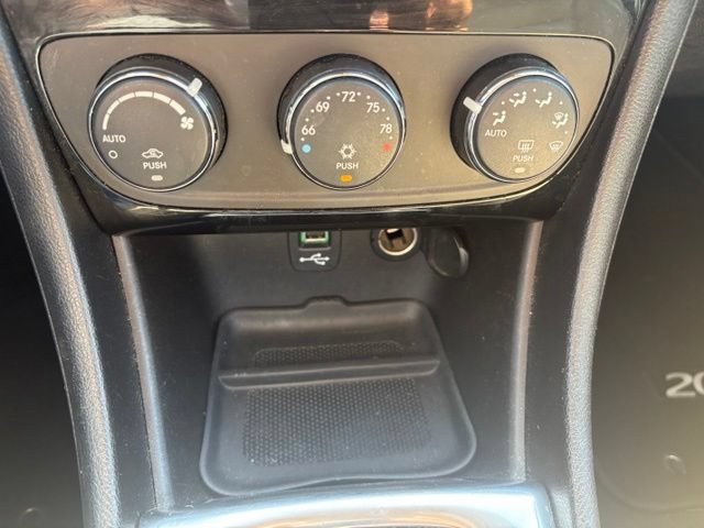 Used 2014 Chrysler 200 Limited w/ Sun/Sound Group FWD image 29