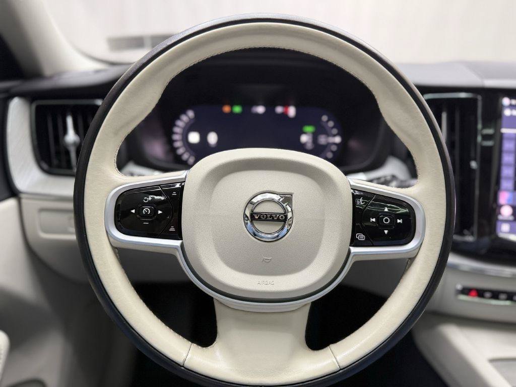 Used 2025 Volvo XC60 T8 Plus w/ Climate Package AWD/4WD image 16