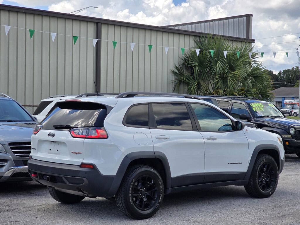 Used 2019 Jeep Cherokee Trailhawk w/ Comfort/Convenience Group AWD/4WD image 9