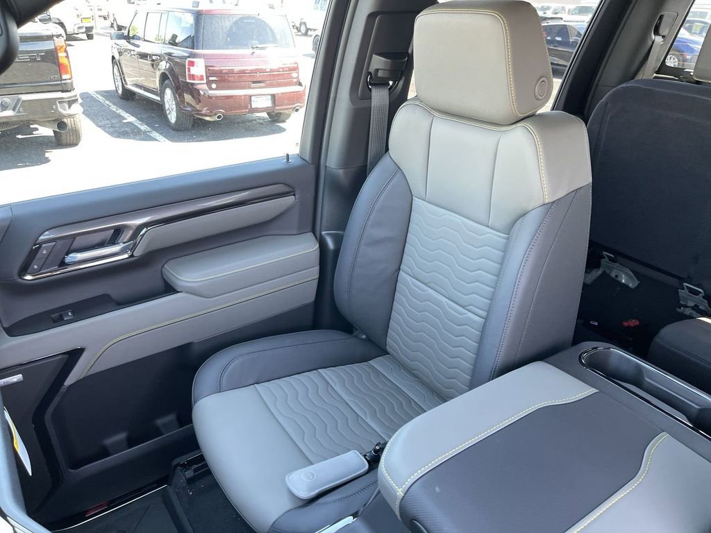 New 2026 Chevrolet Silverado 2500 ZR2 w/ LPO, Dark Essentials Package AWD/4WD image 24