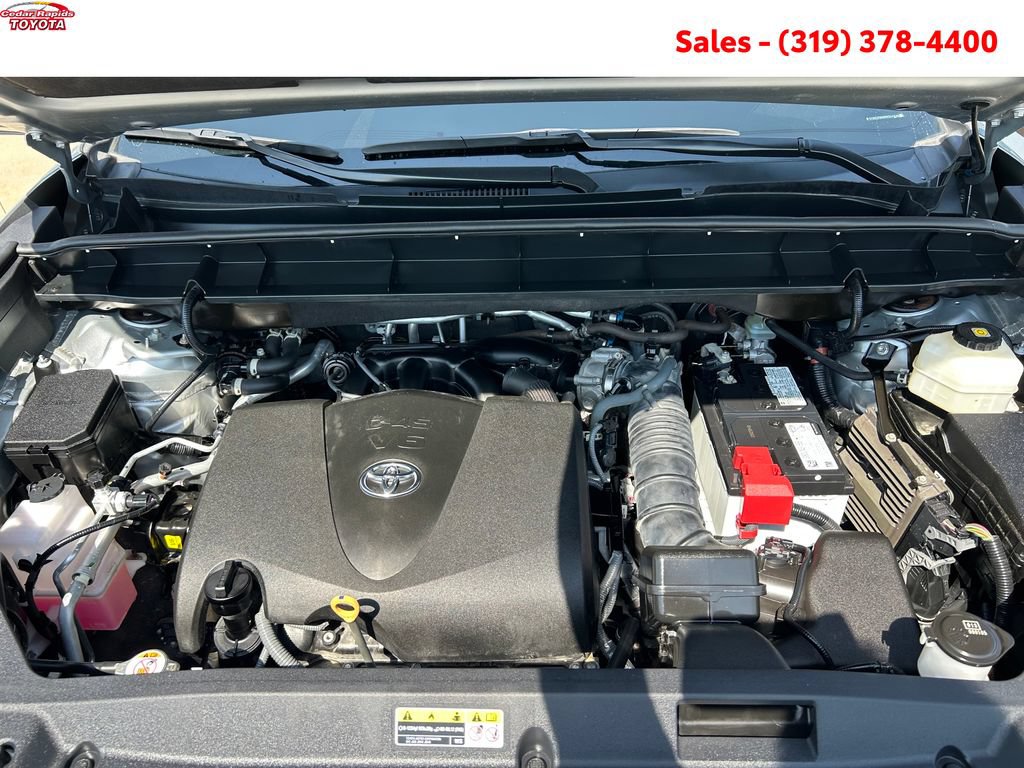 Certified 2021 Toyota Highlander Limited AWD/4WD image 21