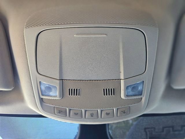 Used 2021 Ford Edge SE image 24