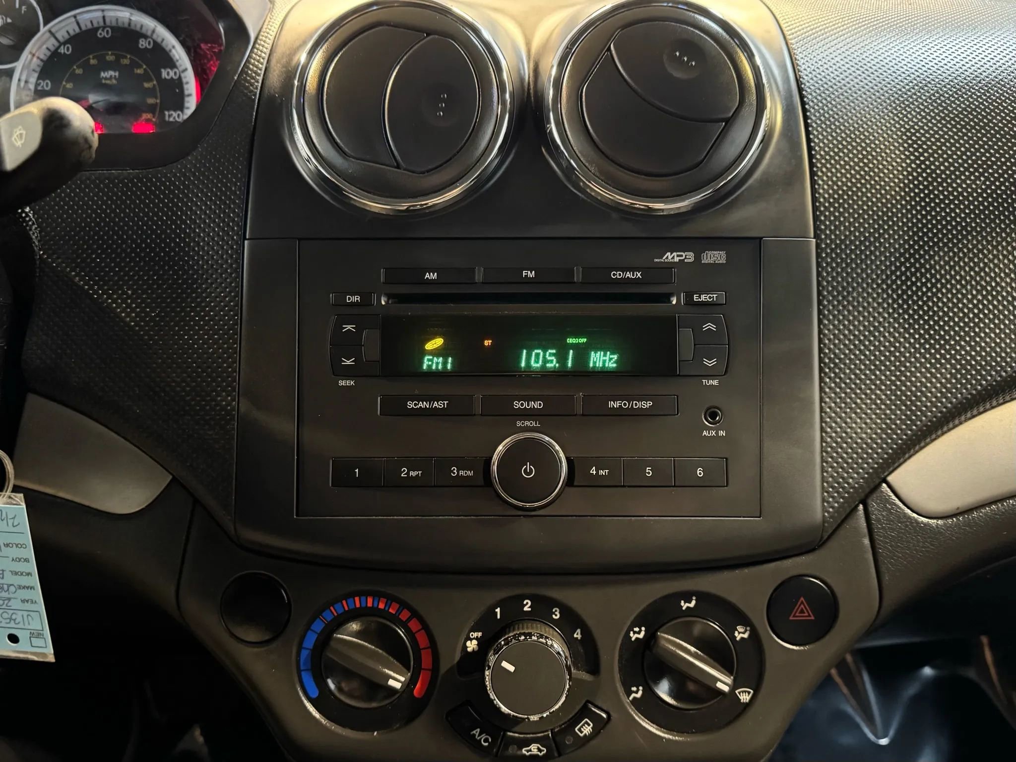 Used 2007 Chevrolet Aveo LT FWD image 13