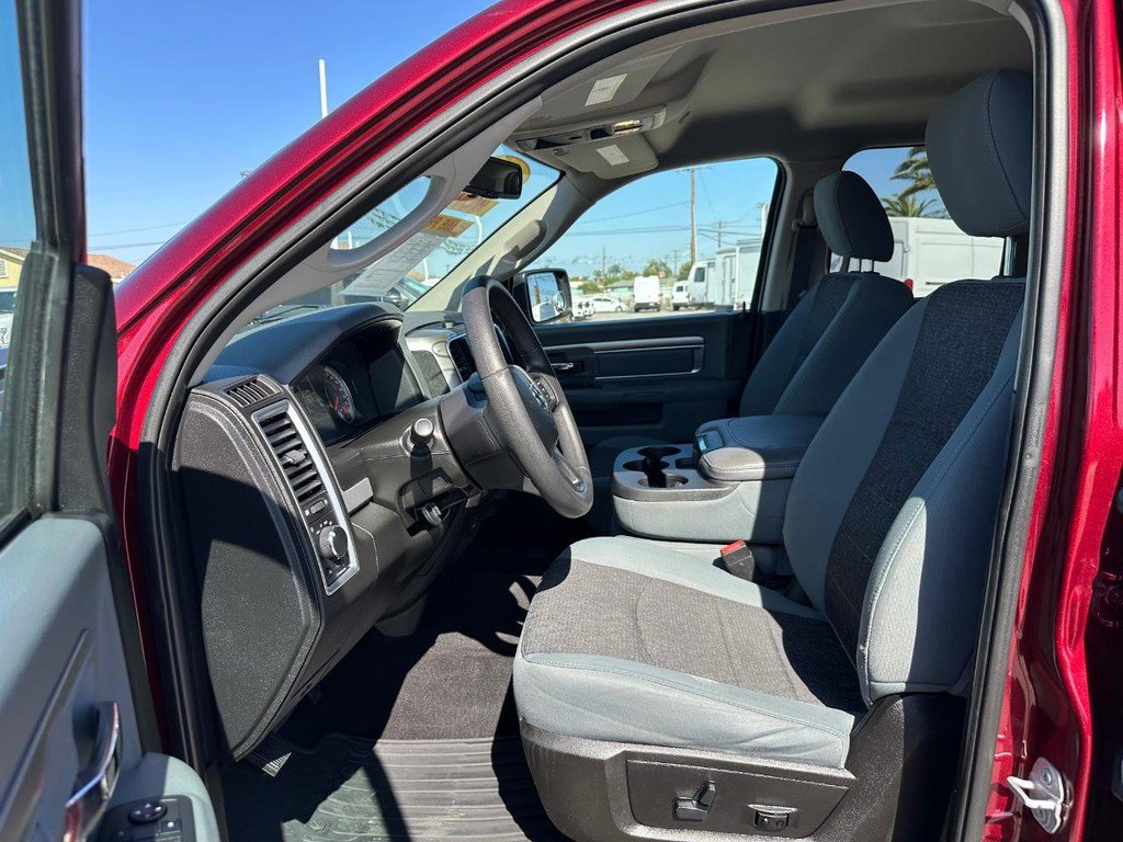 Used 2019 RAM 1500 Classic SLT image 17