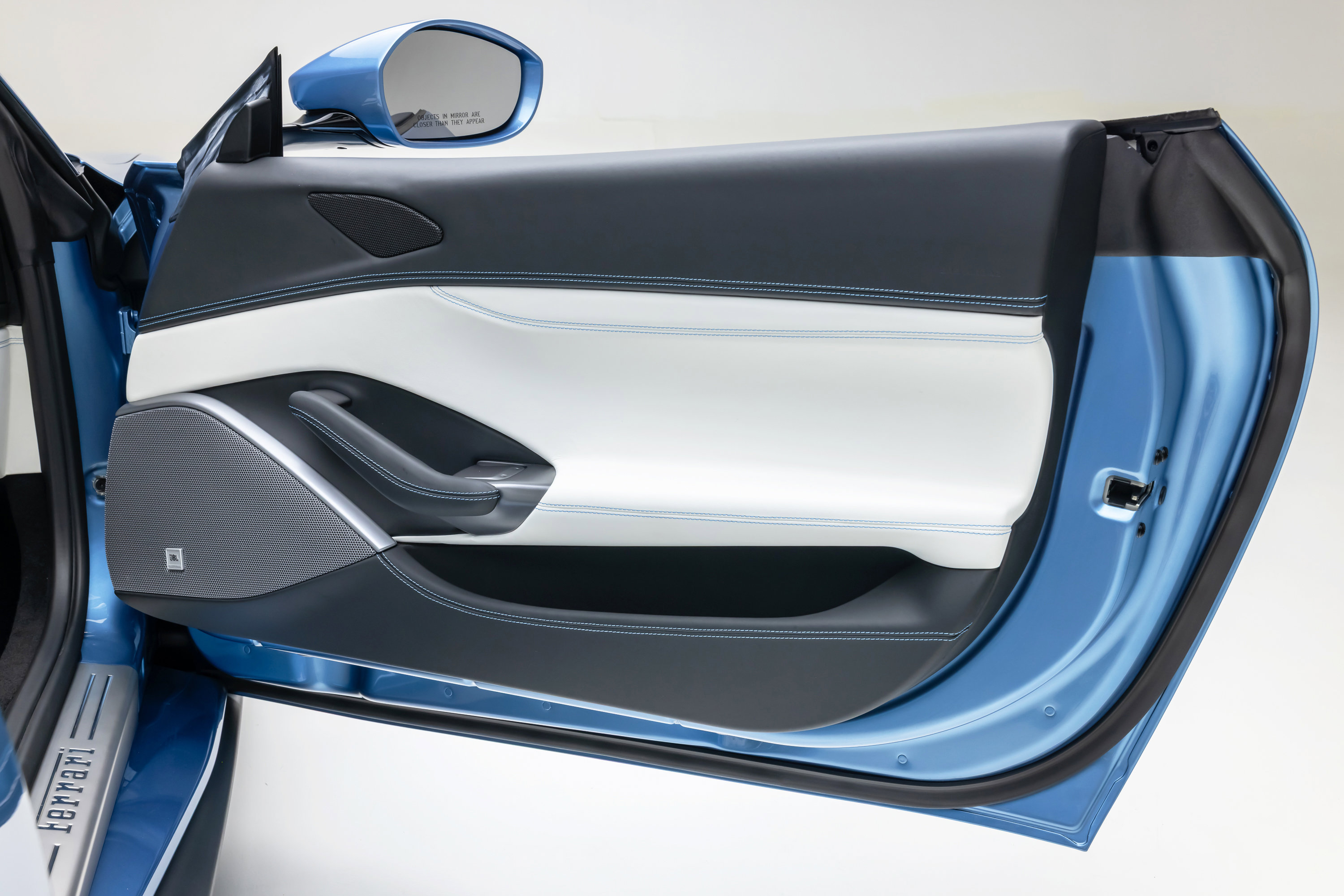 Certified 2020 Ferrari Portofino RWD image 61