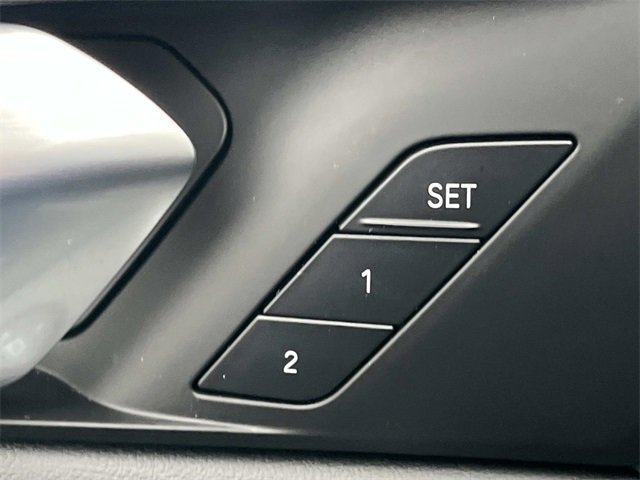 Used 2025 BMW X5 xDrive50e w/ Premium Package image 33