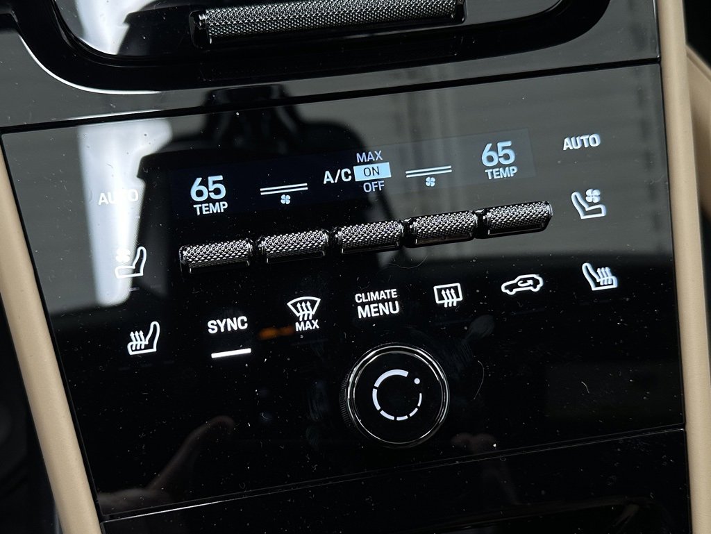 Used 2025 Porsche Cayenne GTS image 30