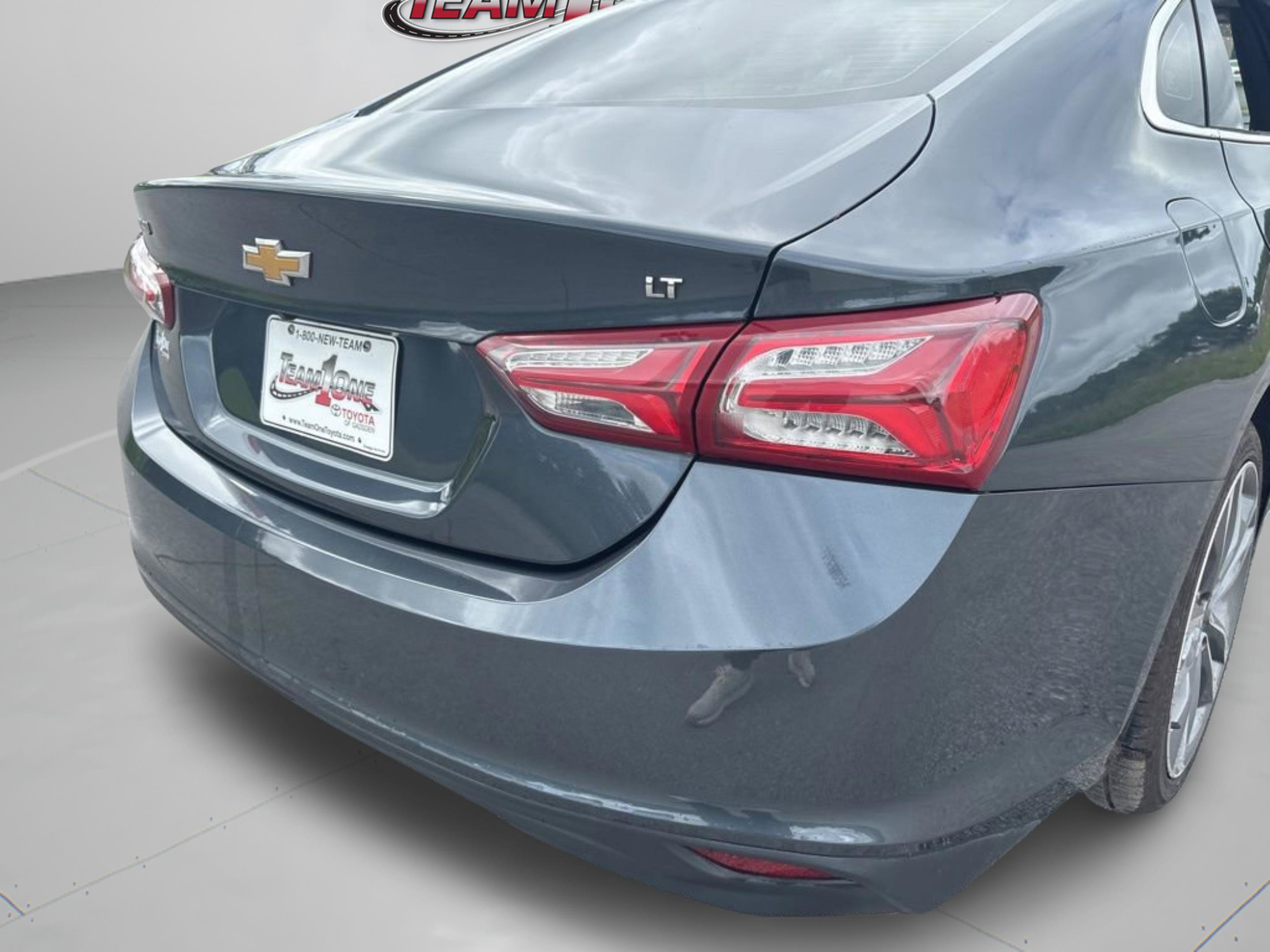 Used 2021 Chevrolet Malibu LT FWD image 30