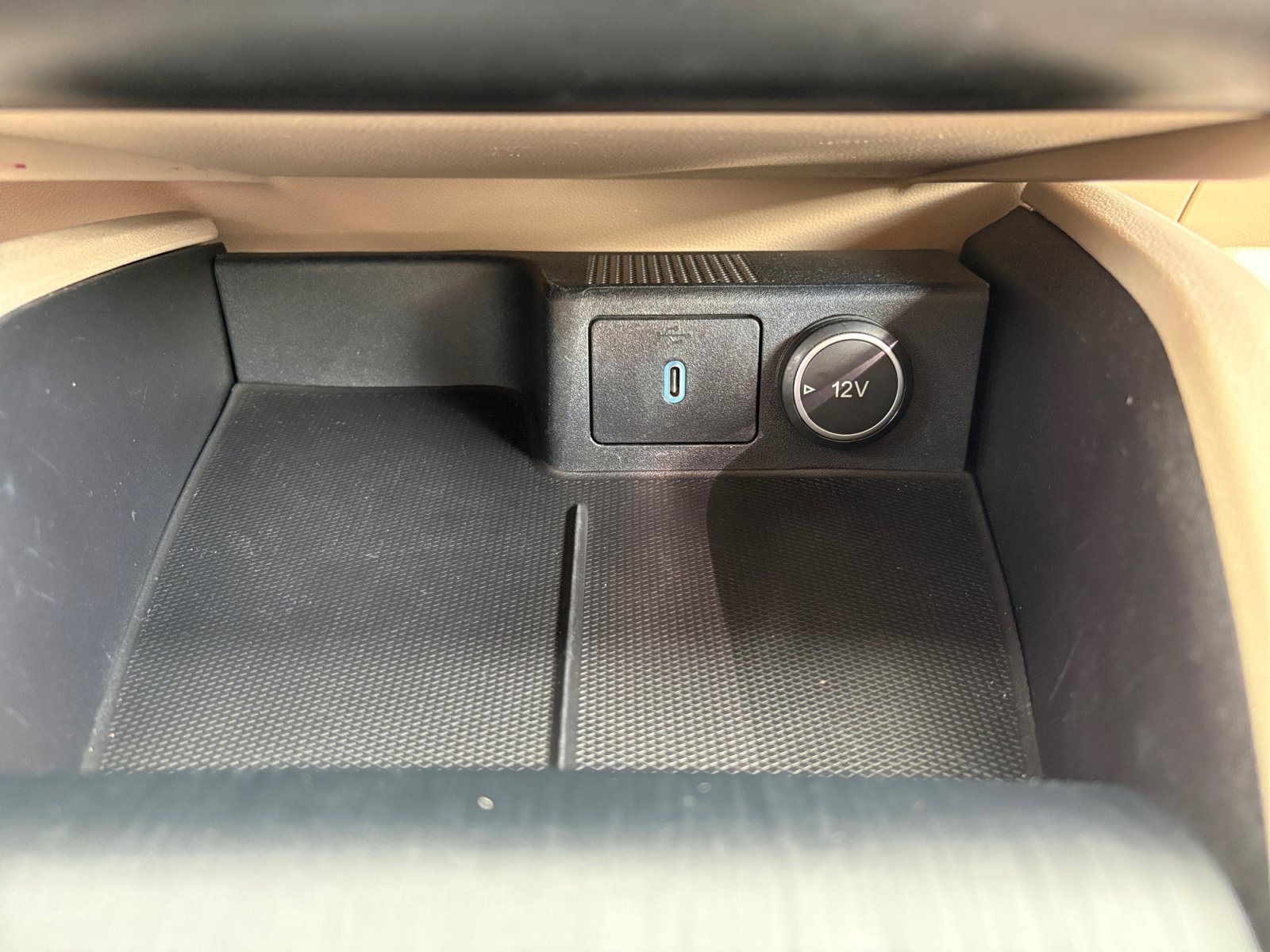 Used 2020 Ford Escape Titanium AWD/4WD image 19