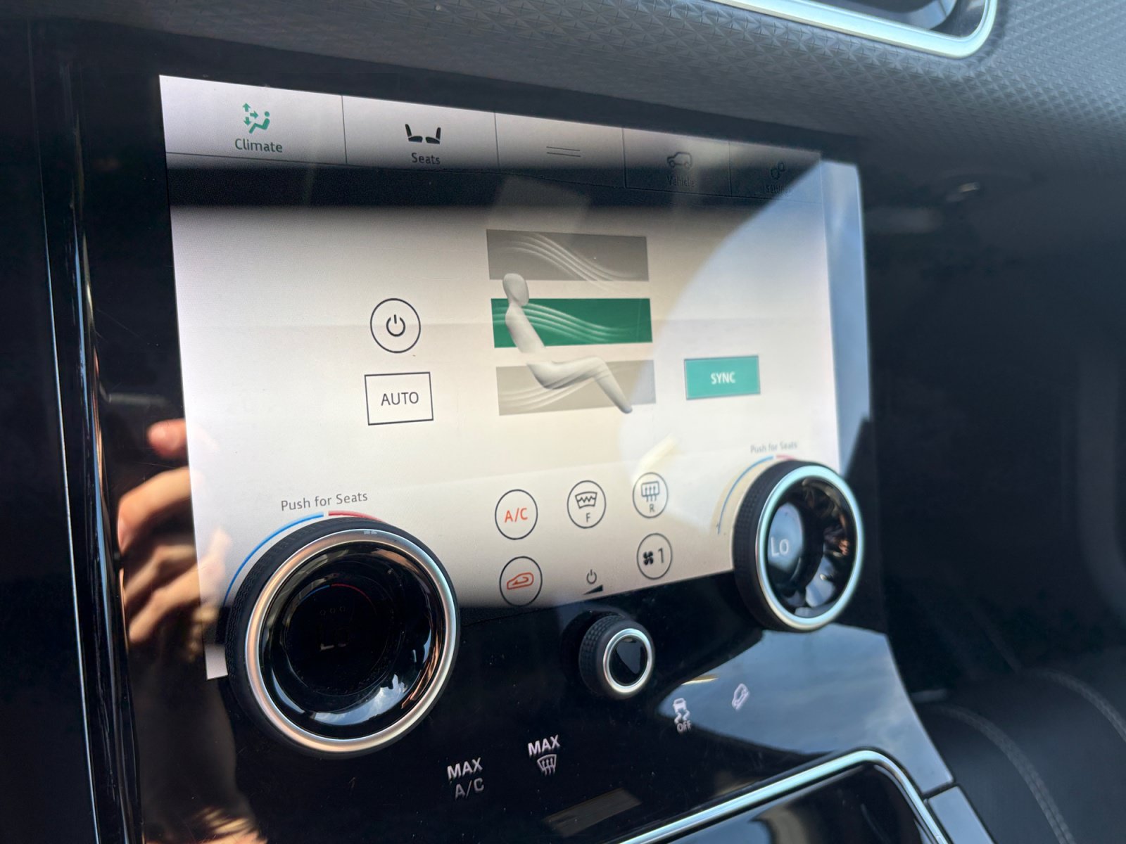 Used 2020 Land Rover Range Rover Velar R-Dynamic S AWD/4WD image 25