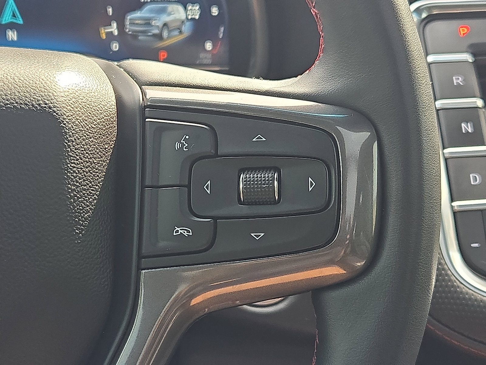 Used 2023 Chevrolet Suburban RST w/ Luxury Package image 22