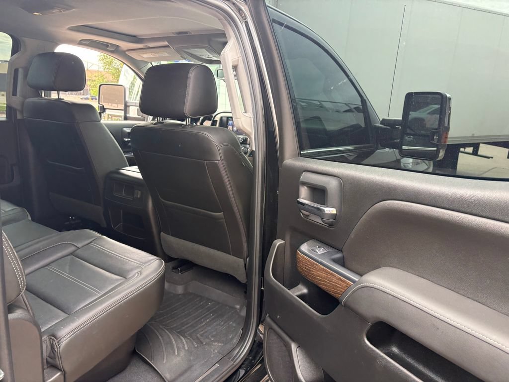 Used 2019 GMC Sierra 2500 Denali w/ Duramax Plus Package AWD/4WD image 27