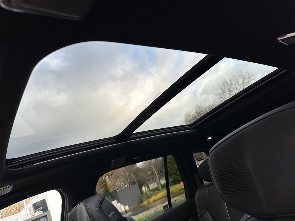 New 2026 Cadillac Vistiq Sport image 24