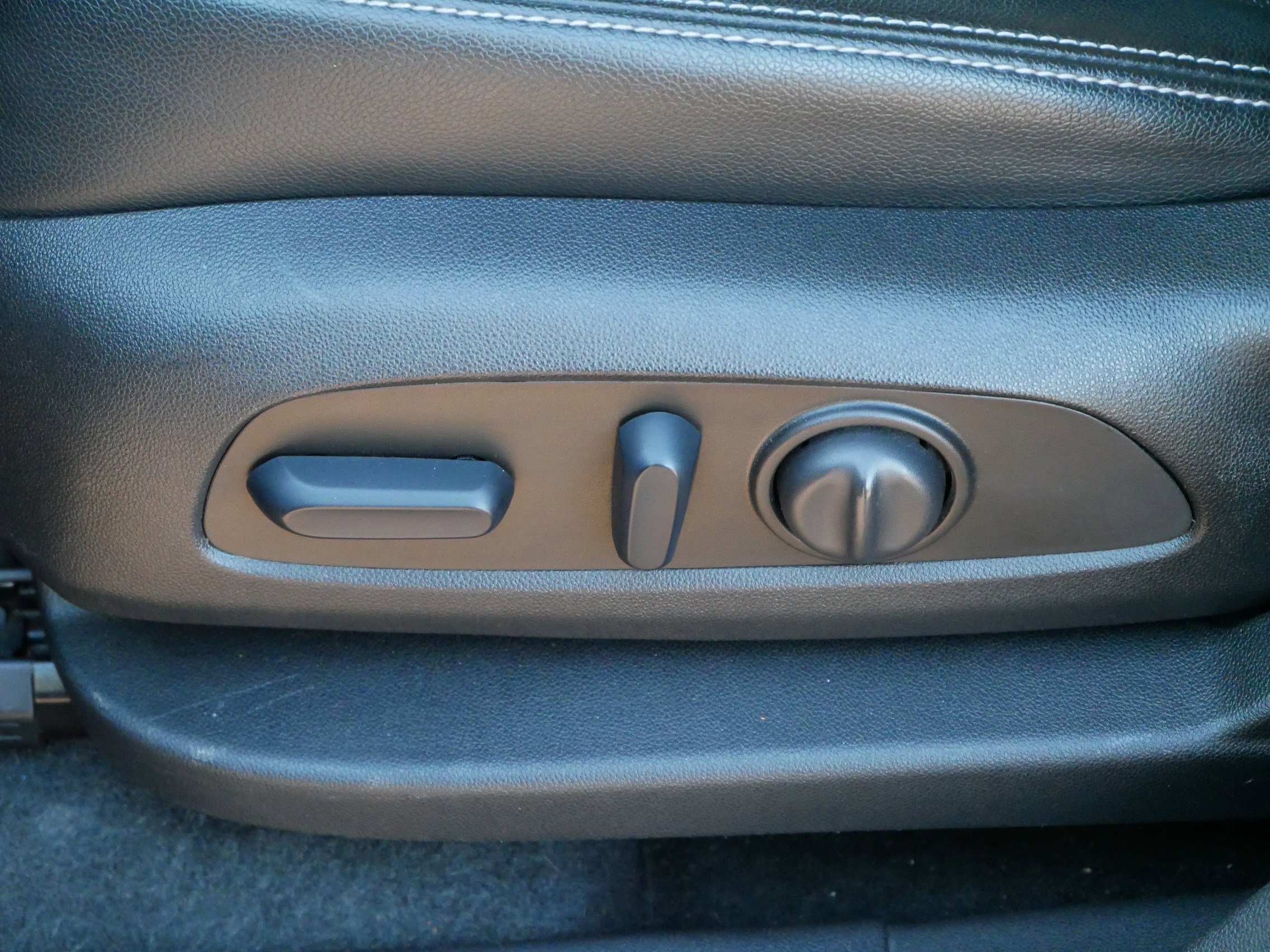 Used 2023 GMC Terrain SLT image 20