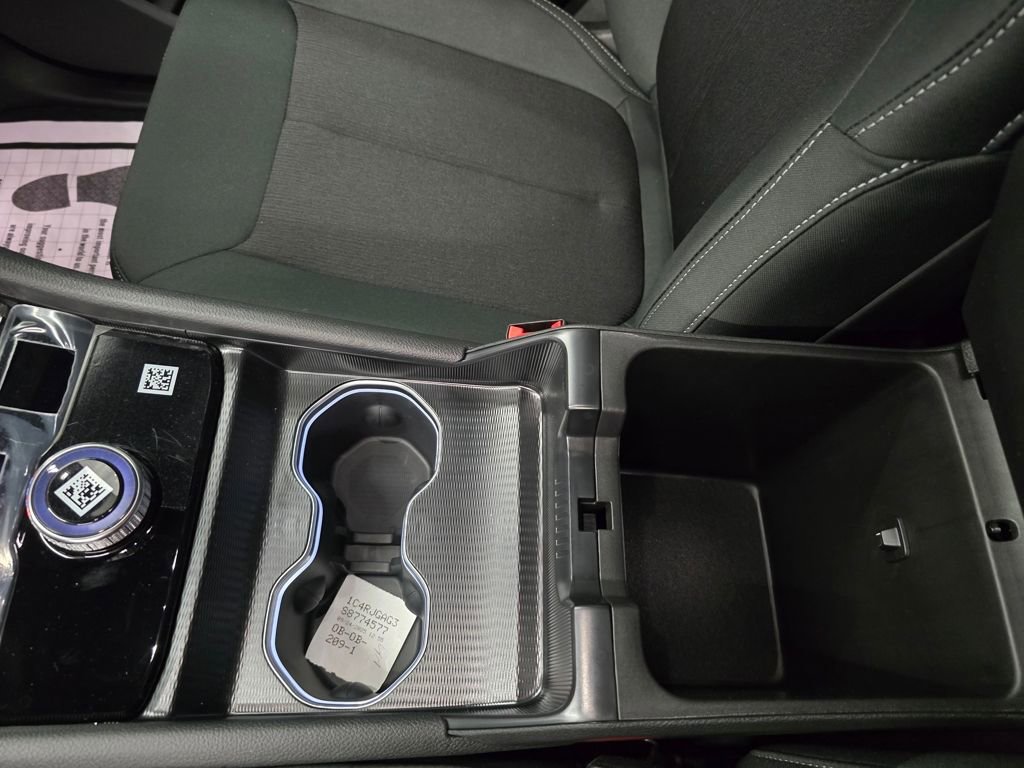 New 2025 Jeep Grand Cherokee Laredo w/ Luxury Tech Group I RWD image 24